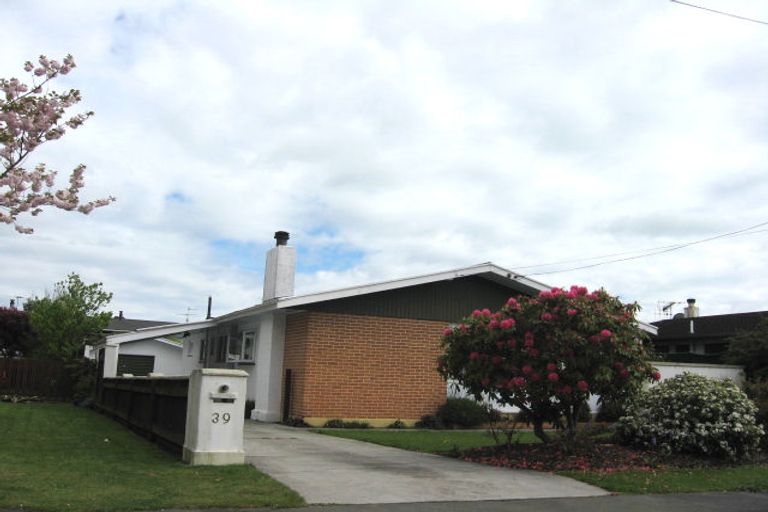Photo of property in 39 Devon Street, Stoke, Nelson, 7011