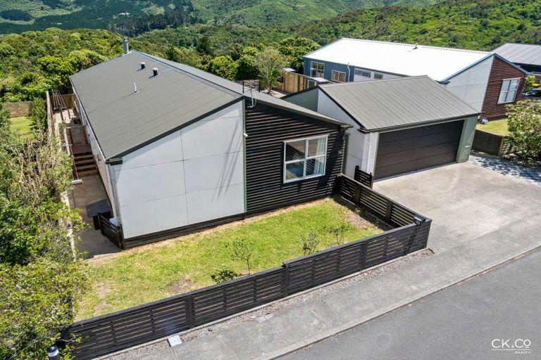 Photo of property in 22 Otonga Heights, Maungaraki, Lower Hutt, 5010