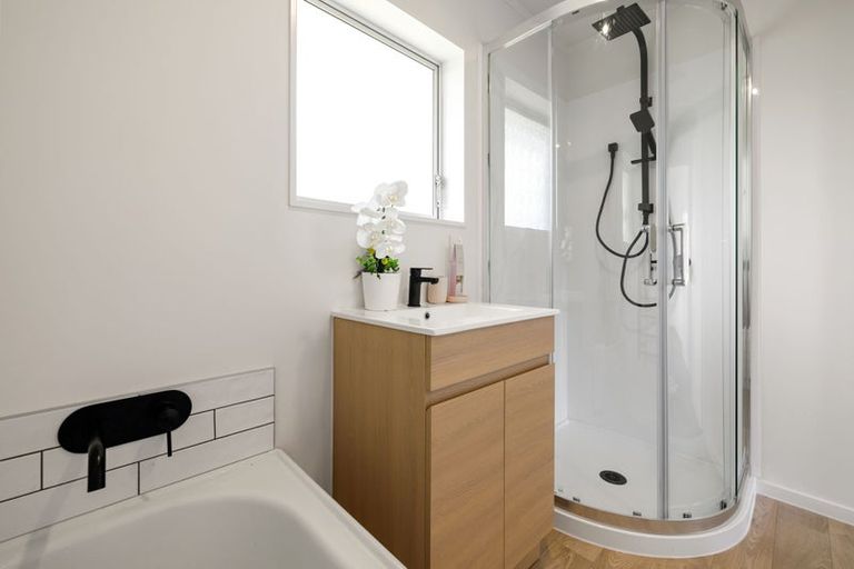 Photo of property in 1 Hilton Road, St Andrews, Hamilton, 3200