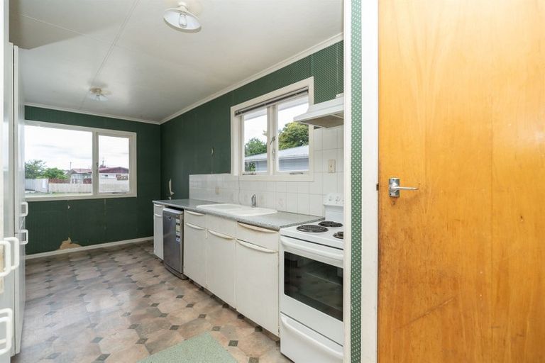 Photo of property in 77 Collins Road, Melville, Hamilton, 3206