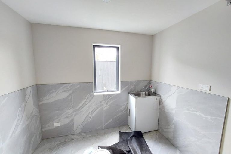 Photo of property in 1/58 Te Atatu Road, Te Atatu South, Auckland, 0610