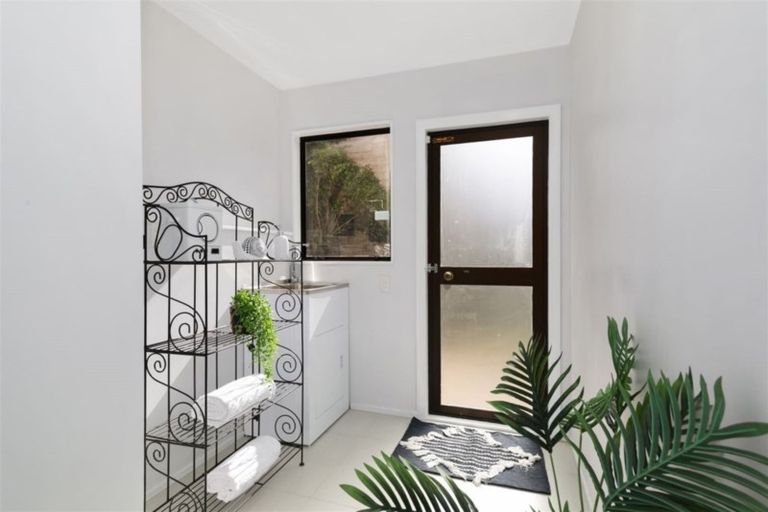 Photo of property in 25 Exploration Way, Whitby, Porirua, 5024