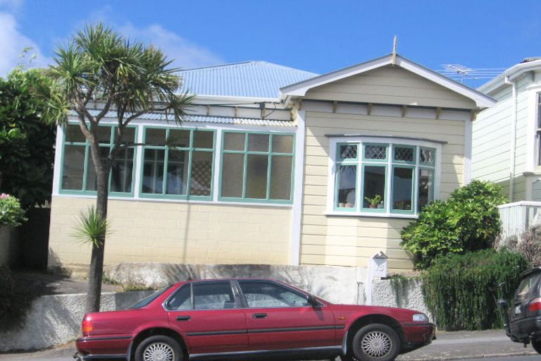 Photo of property in 15 Todman Street, Brooklyn, Wellington, 6021