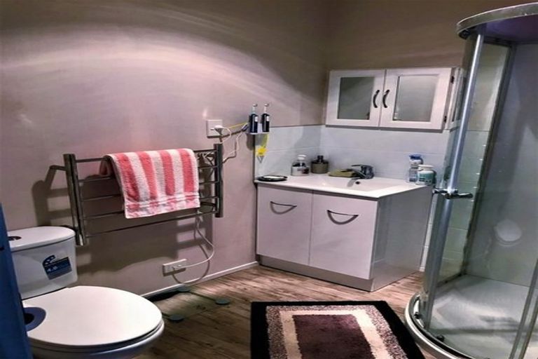 Photo of property in 15 Whaka Street, Maungaturoto, 0520