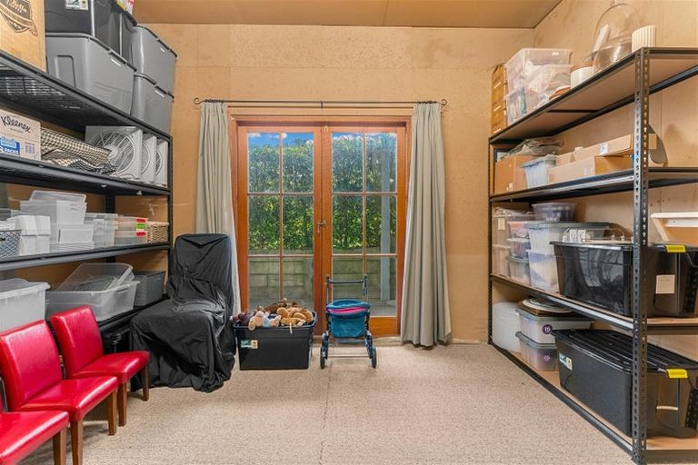 Photo of property in 13 Ash Grove, Maungaturoto, 0520