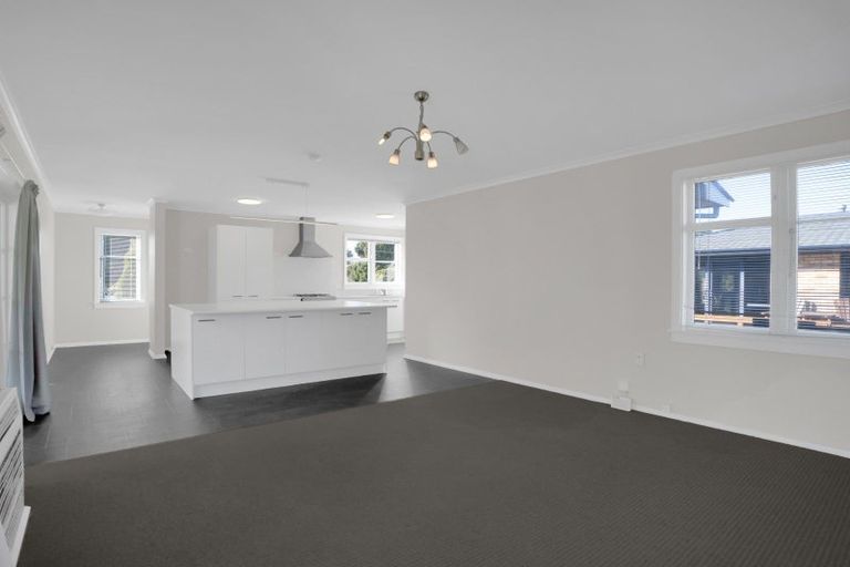 Photo of property in 27a Brecon Road, Stratford, 4332