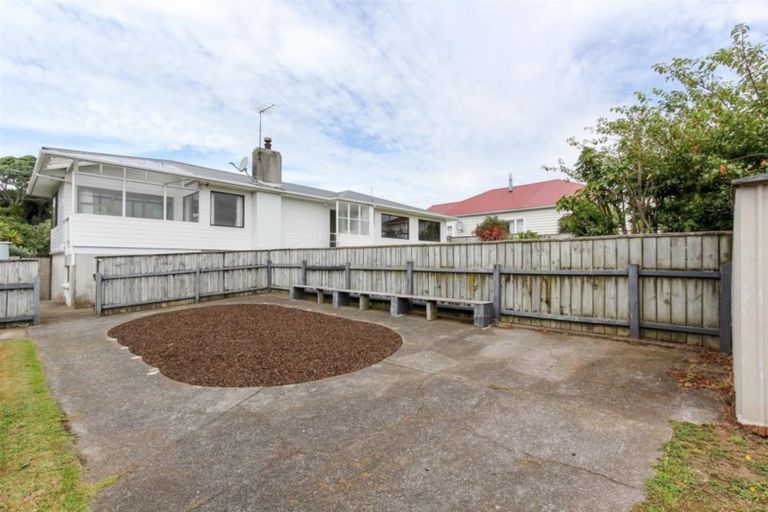 Photo of property in 74 Smart Road, Glen Avon, New Plymouth, 4312
