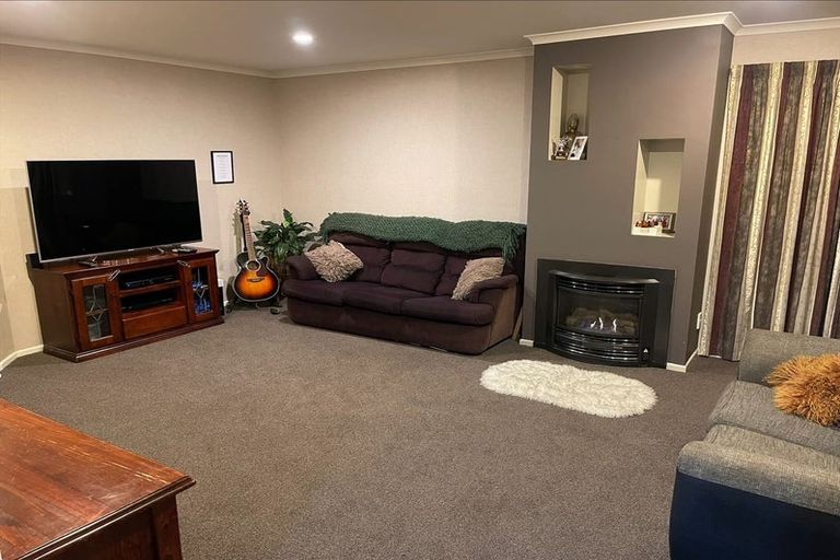 Photo of property in 3 Nevada Way, Kelvin Grove, Palmerston North, 4414