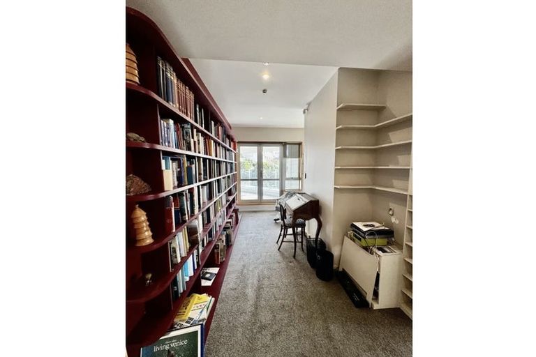 Photo of property in 24c Grafton Road, Roseneath, Wellington, 6011