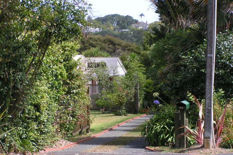 Photo of property in 38 Clarence Road, Northcote Point, Auckland, 0627