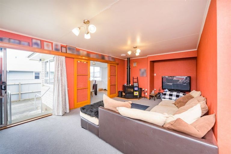 Photo of property in 5 Tararua Terrace, Cloverlea, Palmerston North, 4412