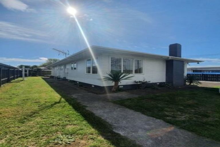 Photo of property in 110 Gloucester Road, Manurewa, Auckland, 2102