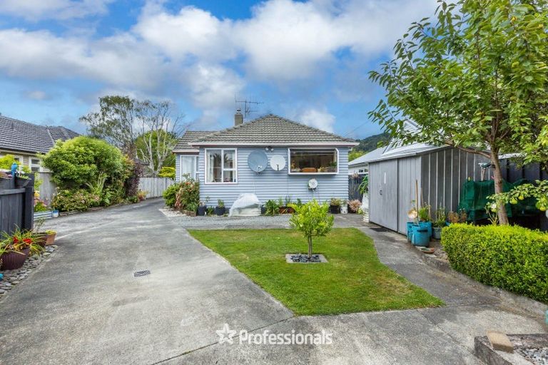 Photo of property in 18 Seddon Street, Wallaceville, Upper Hutt, 5018