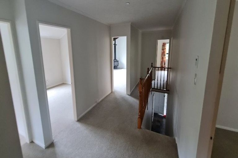 Photo of property in 6 Wingfield Place, Churton Park, Wellington, 6037