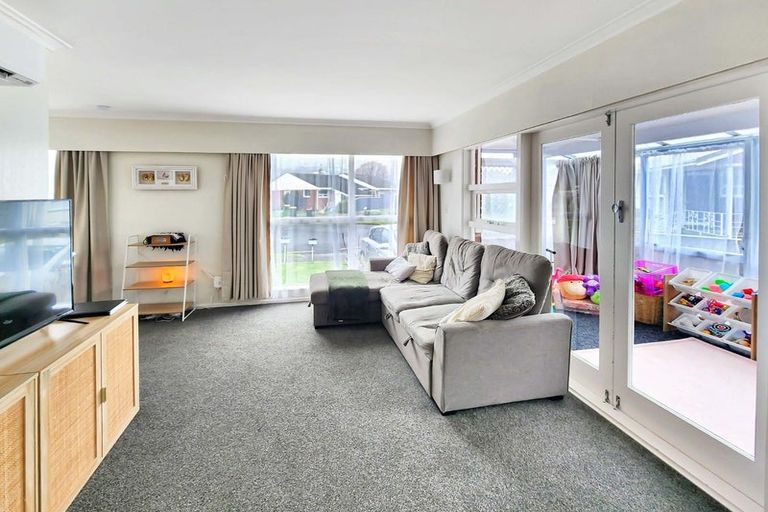 Photo of property in 10 Amberley Grove, Hutt Central, Lower Hutt, 5010