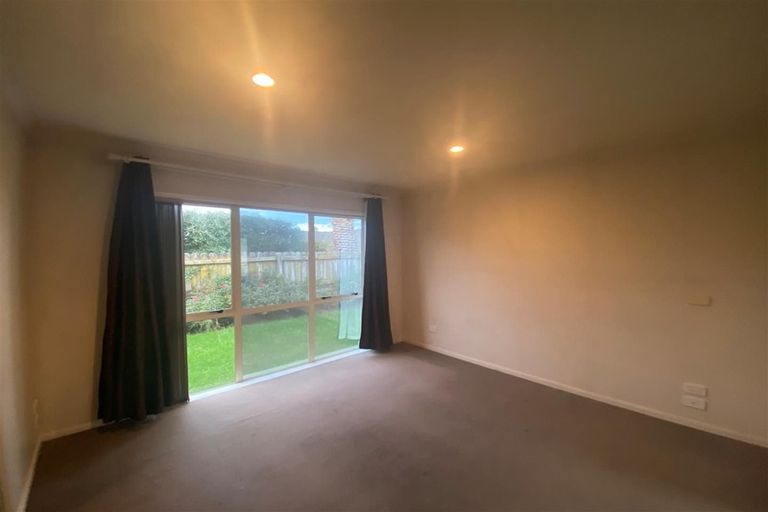 Photo of property in 30 Glencalder Place, Wattle Downs, Auckland, 2103