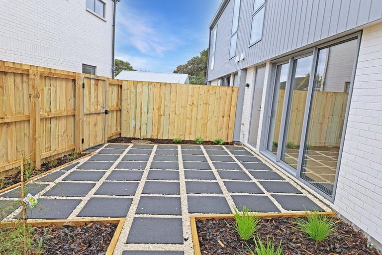 Photo of property in 9/16 Sladden Street, Naenae, Lower Hutt, 5011