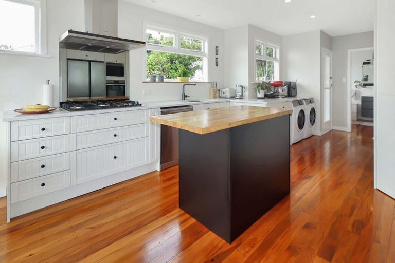 Photo of property in 93 Duncan Terrace, Kilbirnie, Wellington, 6022