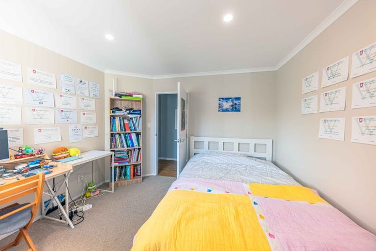 Photo of property in 8 Red Oak Place, Schnapper Rock, Auckland, 0632