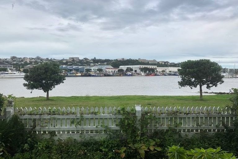 Photo of property in 2/1 Charles Street, Westshore, Napier, 4110