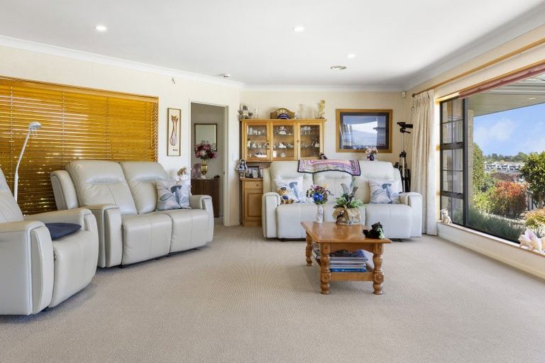 Photo of property in 6 Maniapoto Grove, Waipahihi, Taupo, 3330