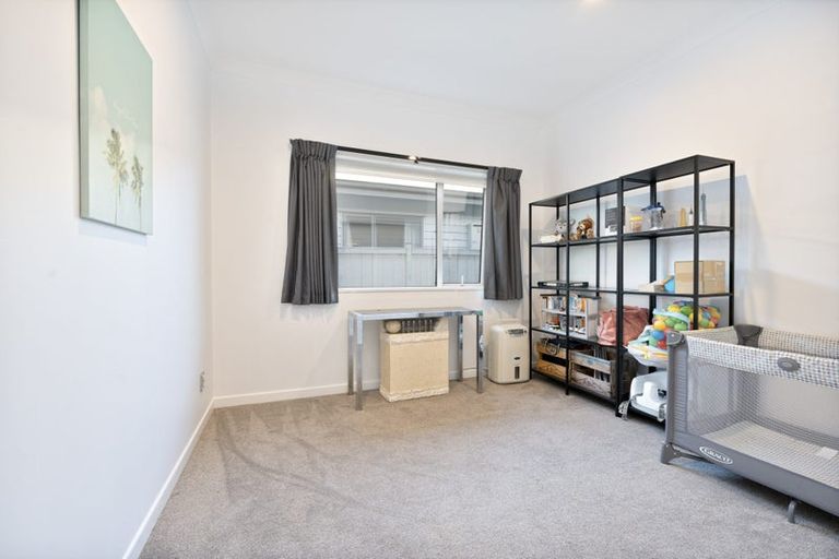 Photo of property in 25 Gilbransen Road, Kumeu, 0810