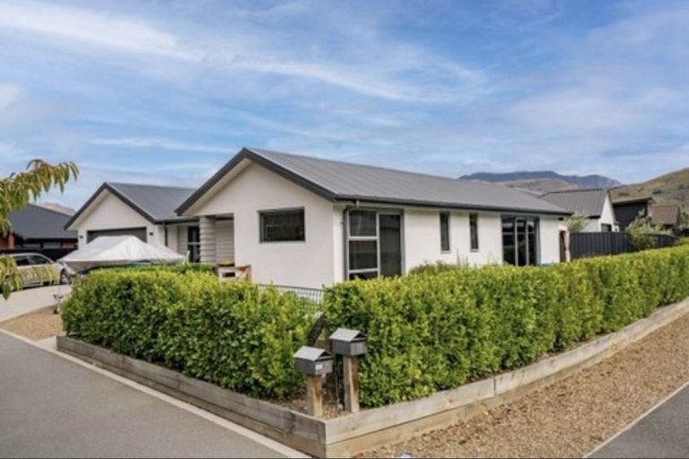Photo of property in 12 Sandford Terrace, Lower Shotover, Queenstown, 9304