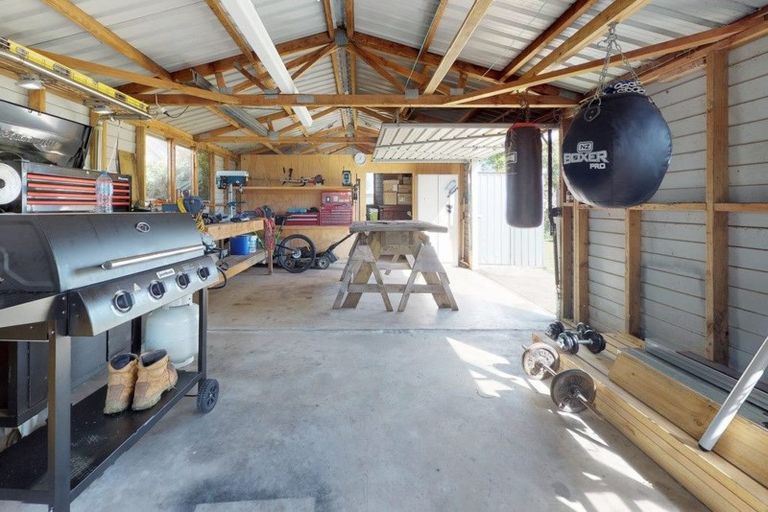 Photo of property in 20 Racecourse Road, Waiuku, 2123