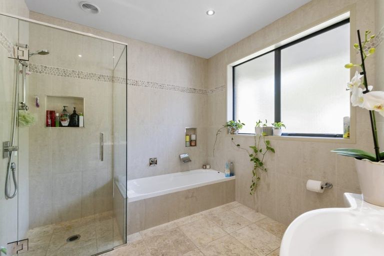 Photo of property in 310 Paremoremo Road, Paremoremo, Auckland, 0632