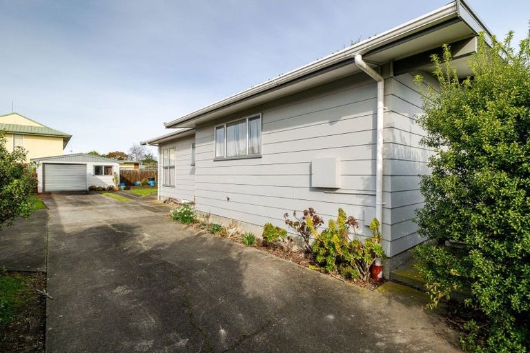 Photo of property in 21 John F Kennedy Drive, Milson, Palmerston North, 4414
