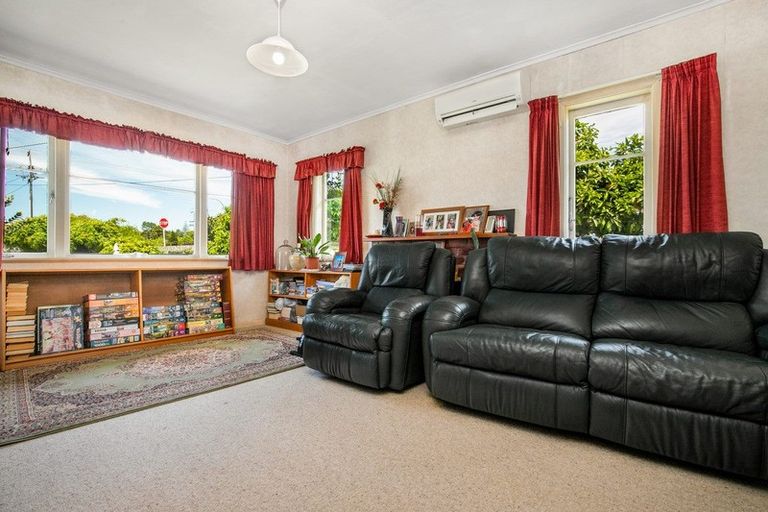 Photo of property in 131 Seabrook Avenue, New Lynn, Auckland, 0600