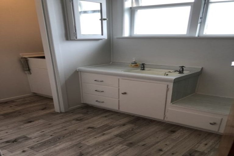 Photo of property in 1/8 Reading Street, Karori, Wellington, 6012