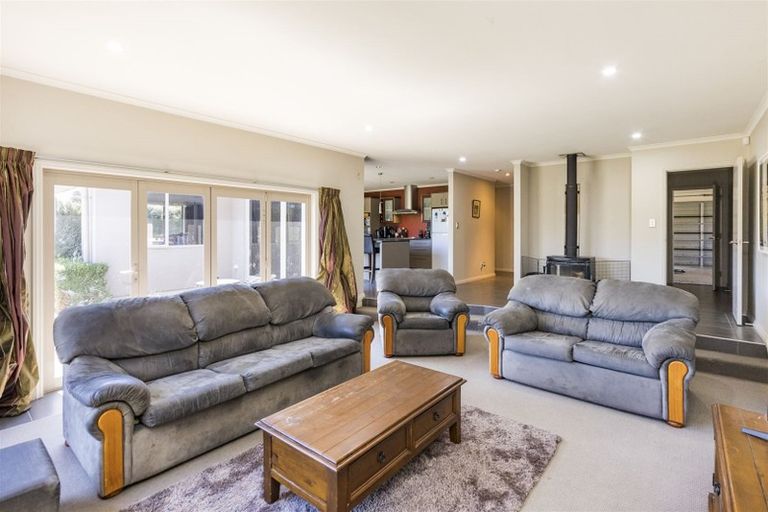 Photo of property in 711 Makerua Road, Tokomaru, Palmerston North, 4474