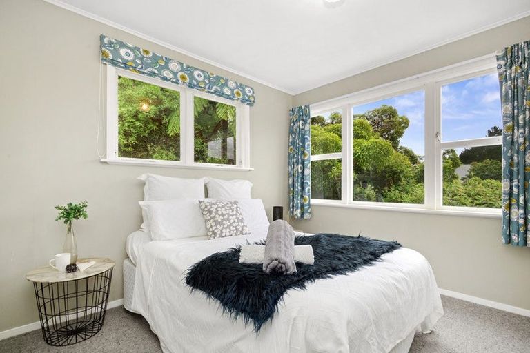 Photo of property in 114 Redwood Avenue, Tawa, Wellington, 5028