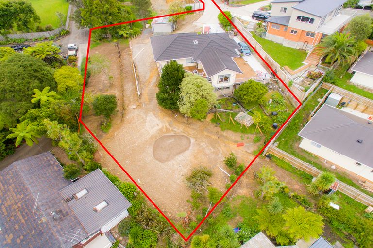 Photo of property in 12a Crystal Avenue, Glendene, Auckland, 0602