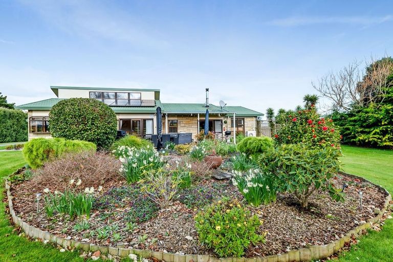 Photo of property in 2227 Skeet Road, Auroa, Hawera, 4678