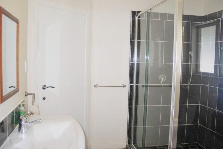 Photo of property in 243a Glengarry Road, Glen Eden, Auckland, 0602