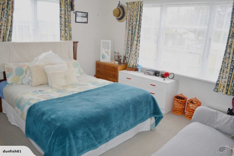 Photo of property in 3 Rowe Parade, Wainuiomata, Lower Hutt, 5014