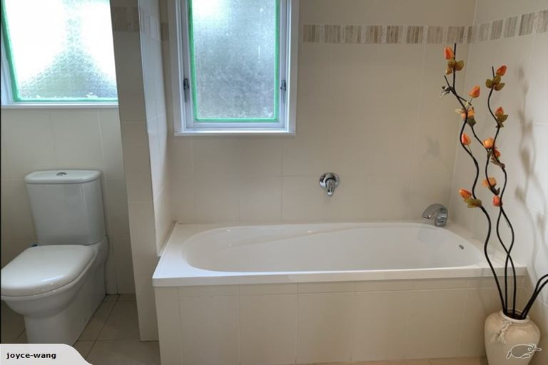 Photo of property in 86 Carlisle Road, Browns Bay, Auckland, 0632