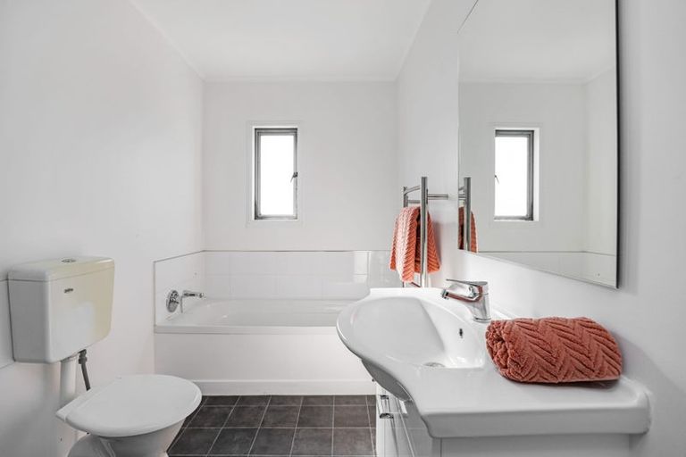 Photo of property in 172 Mcmurdo Street, Tinwald, Ashburton, 7700