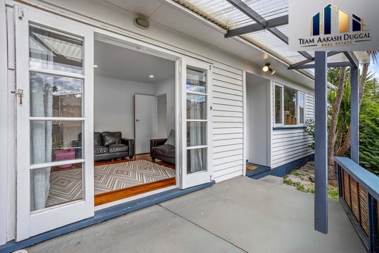 Photo of property in 1c Kuaka Place, New Lynn, Auckland, 0600