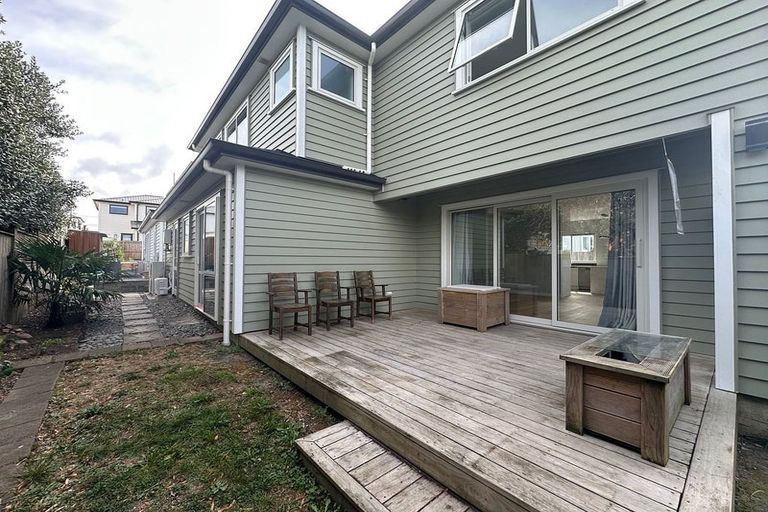 Photo of property in 17 David Street, Bayswater, Auckland, 0622