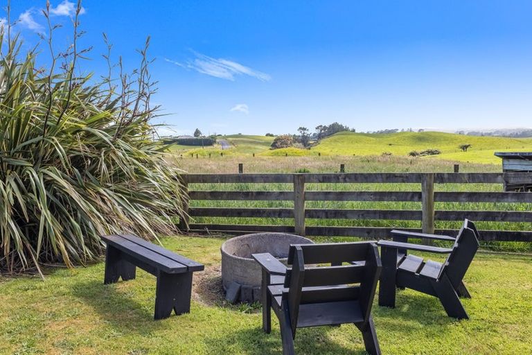 Photo of property in 1459 Carrington Road, Hurworth, New Plymouth, 4371