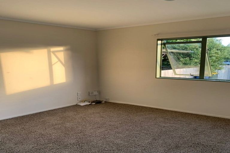 Photo of property in 11 Normandy Place, Henderson, Auckland, 0610