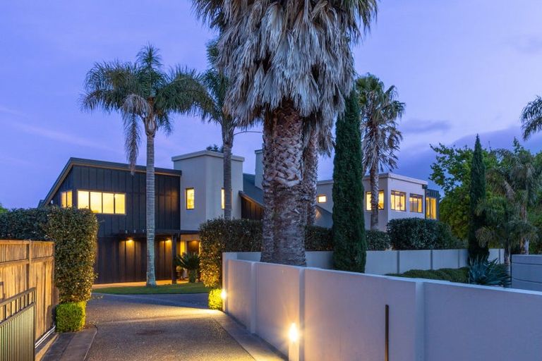 Photo of property in 15 Pastoral Lane, Hokowhitu, Palmerston North, 4410