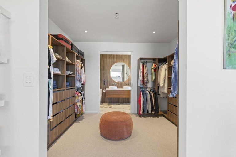 Photo of property in 17 Strowan Road, Strowan, Christchurch, 8052