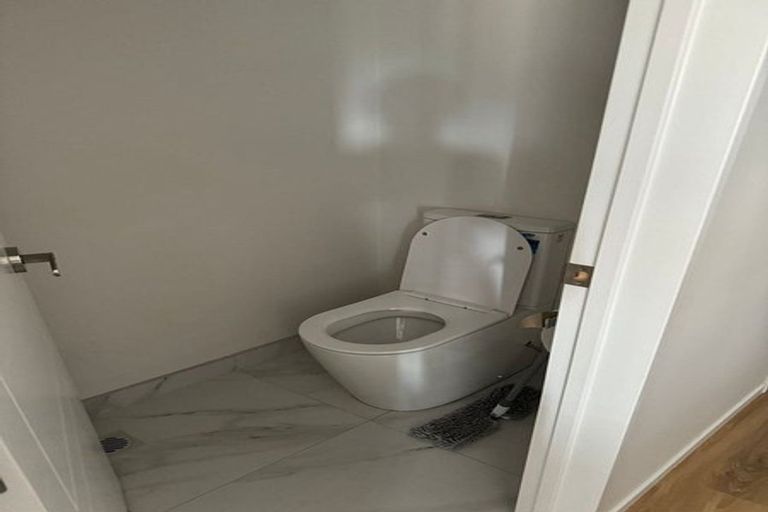 Photo of property in 14 Mander Place, Bucklands Beach, Auckland, 2012