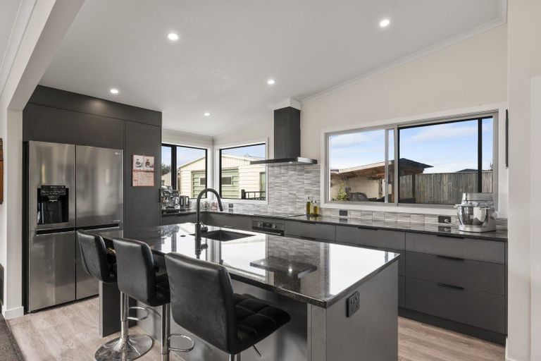 Photo of property in 112 Clarence Cox Crescent, Pirimai, Napier, 4112