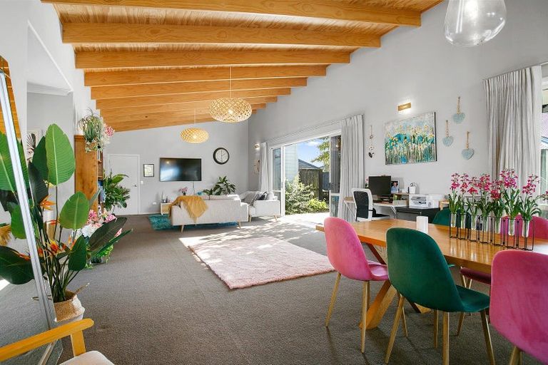 Photo of property in 21 Norfolk Drive, Cambridge, 3434