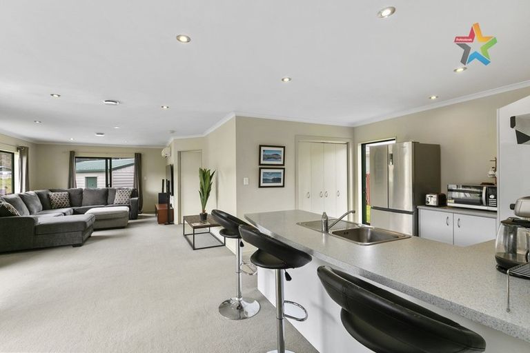 Photo of property in 25 Grimsby Grove, Wainuiomata, Lower Hutt, 5014